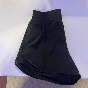 lululemon high rise hotty hot shorts
